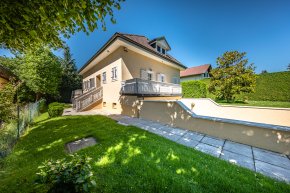 Klassisches Einfamilienhaus im Grnen | Classic detached house embedded in the countryside